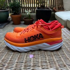 Hoka Bondi 7 in Persimmon Orange